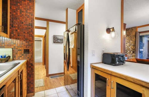 Welches Condo | Bright and sunny Salmon River Condo, Fireplace, BBQ, Dog-Friendly