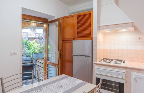 Carate Urio Apartment | Bright and welcoming 80m2 apartment located on the first floor of a typical renovated Larian village house.The house is located in a pedestrian area: it is therefore not possible to reach the apartment by car. We also point out 6 steps at the entrance to