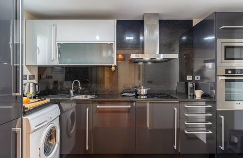 Sant Adria de Besos Apartment | Bright apartment near Forum Beach with pool