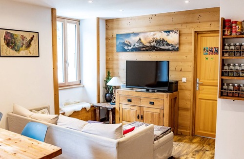 Les Tines Apartment | Bright Apartment At The Door Of Chamonix