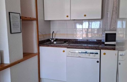 Roquetas de Mar Apartment | Bright apartment with pool and garden (200 meters from the beach)