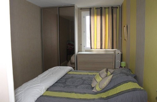 Cahors Apartment | Bright apartment, 10 mn walk from town center, Valentré bridge, private parking.