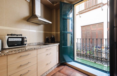 San Bartolome Apartment | Bright Apartment at Santa Cruz 6 people Parking Optional
