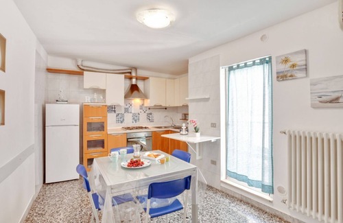 Conversano Apartment | Bright apartment completely renovated, able to comfortably accommodate 4 people and equipped with every comfort, with two bedrooms, two bathrooms and a furnished terrace. The flat is located in the heart of Conversano, a few steps from the historic cente