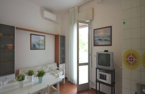 Bibione Pineda Apartment | Bright apartment for 4 people in a building close to the beach