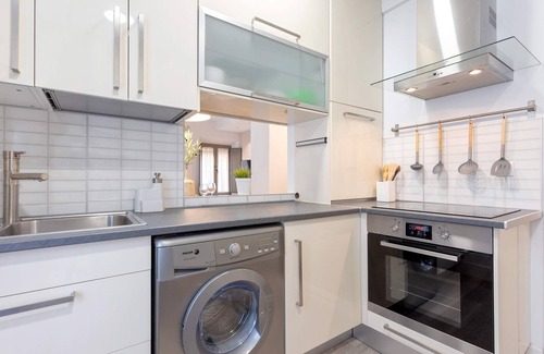 Central District Apartment | Bright apartment in Granada. Varela