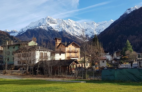 Ponte di Legno Apartment | Bright apartment in the center of Ponte di Legno near the ski slopes