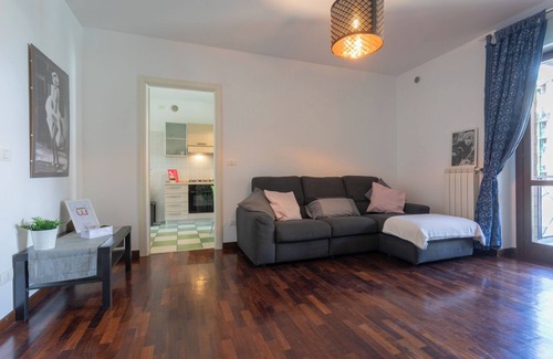 San Donato Apartment | Bright Apartment near Parco Dora
