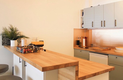 Montreuil Apartment | Bright apartment on the outskirts of Paris