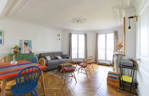 17th Arrondissement Apartment | Bright Apartment On The Roofs Of Paris