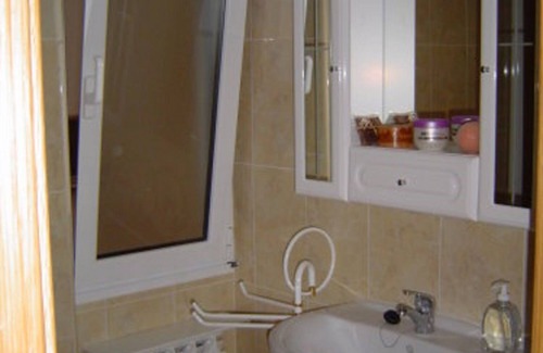 Gijon Apartment | Bright apartment, very well equipped! Walking distance to Beach & Town Centre.