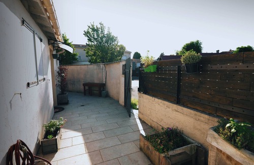 Talence Apartment | Bright apartment with balcony - city center