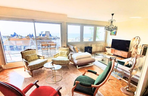 Parame Apartment | Bright apt with balcony, panoramic view.