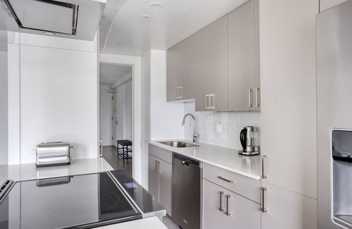 Back Bay Apartment | Bright Back Bay 2BR w/Gym, nr Prudential Center, by Blueground