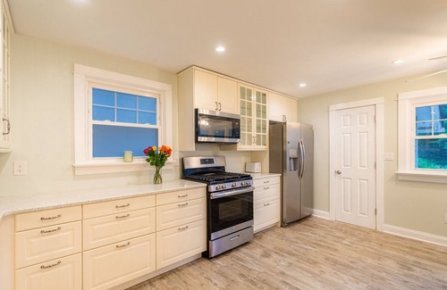 Asbury Park House | Bright & Beachy 3-Bedroom in Asbury Park's Best Neighborhood!