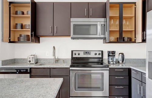 Woodmont Triangle Apartment | Bright Bethesda Bainbridge 1BR w/Concierge, Gym, W/D, walk to Metro, by Blueground