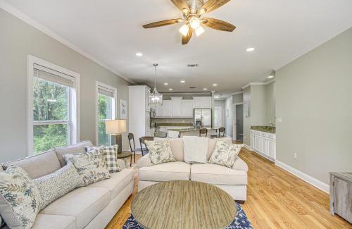 Biloxi Apartment | Bright Biloxi Condo Walk to the Beach!