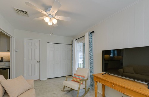 Village Green House | Bright Cape May Vacation Rental < 1 Mi to Ocean