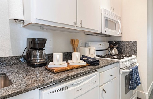 Cayucos House | Bright Cayucos Bungalow Steps to Beach & Pier | 3BR w/Shared Firepit Lounge