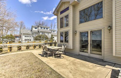 Cecil House | Bright Cecil Home with Boat Dock and Lake Access!