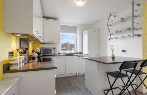 Somers Town Apartment | Bright Central London Flat/10 mins to Oxford St