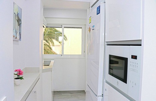 Cadiz Apartment | Bright city apartment by the beach
