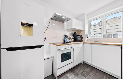 New Cross Apartment | Bright city flat near tower bridge With a massive bed