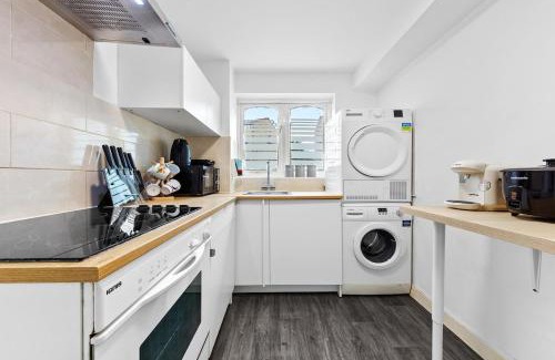 New Cross Apartment | Bright city flat near tower bridge With a massive bed
