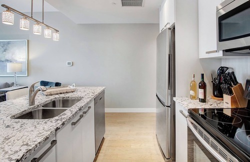 Victoria Park House | Bright & Clean 1 BR 1 BA DT Condo - City Views!