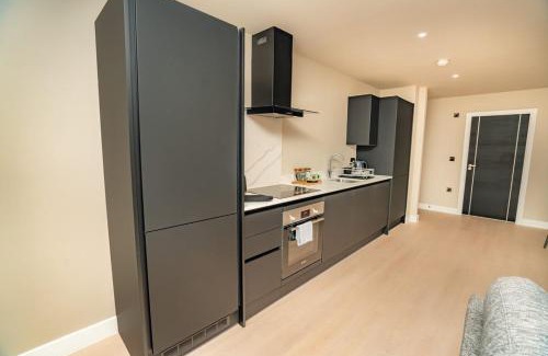 Bloxwich Apartment | Bright & Contemporary 2 Bed Flat in Birmingham