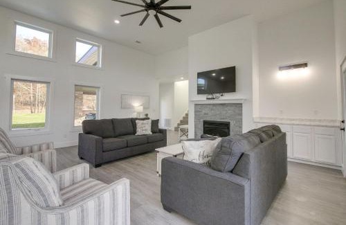 Cotter House | Bright Cotter Vacation Rental with White River Views