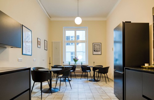 Wilmersdorf Apartment | Bright & Cozy 1 BR Apartment near Kurfürstendamm, Sleeps 3, 24h Check-In