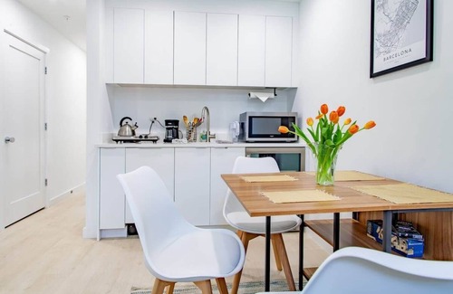 Bloomingdale Apartment | Bright & Cozy 1-BR Alcove in Bloomingdale