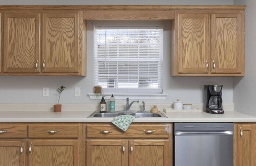 Rossville House | Bright & Cozy 3BR Home - Pets Welcome!