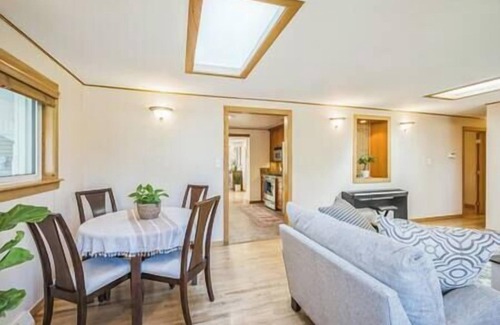Littleton House | Bright & Cozy House Centennial/Littleton 4 Bed/3 Bath