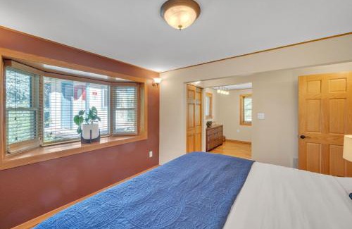 Littleton House | Bright & Cozy House Centennial Littleton 4 Bed 3 Bath