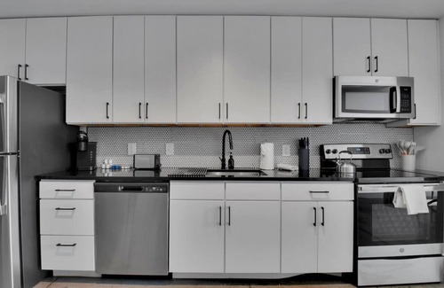 Judson Apartment | Bright, Cozy Loft | Pool | Gym | Great location!