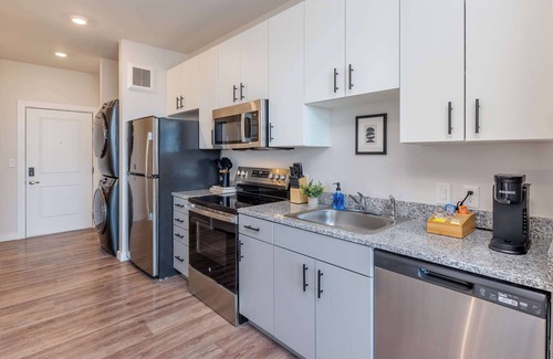 Cincinnati Apartment | Bright & Cozy Retreat Near TQL & Paycor Stadiums