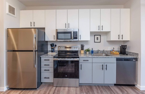 Cincinnati Apartment | Bright & Cozy Retreat Near TQL & Paycor Stadiums