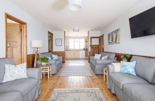 Wittering House | Bright & Dreamy/On the Beach/Garden & Balcony