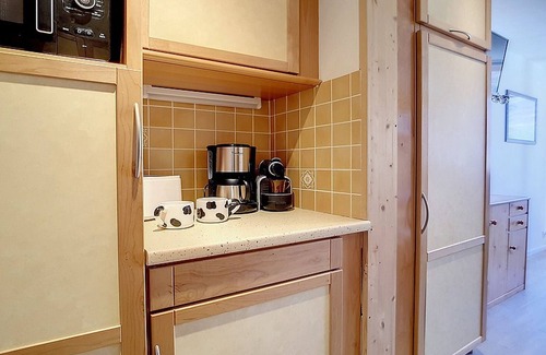 Les Menuires Apartment | Bright Duplex Apartment · Ski-in/Ski-out · Balcony