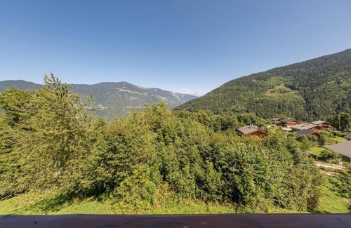 Les Allues Apartment | Bright duplex in Méribel les Allues - 2 bedrooms for 7 people