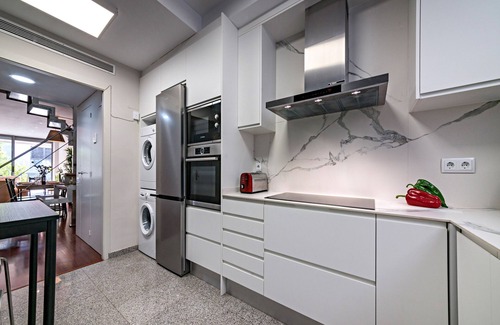 El Putget i Farro Apartment | Bright Duplex with a Spacious Terrace