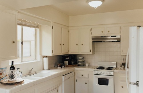 Greenacres Apartment | Bright Elegant Apartment with Private Garden Patio
