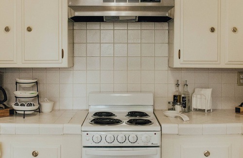 Greenacres Apartment | Bright Elegant Apartment with Private Garden Patio