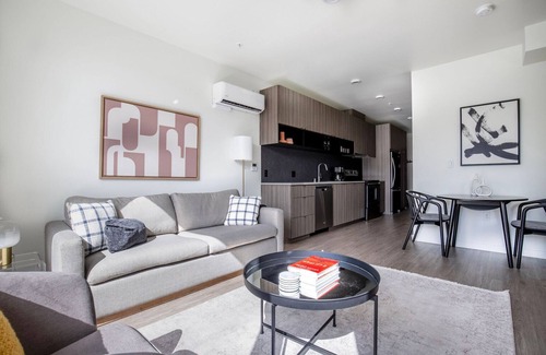 Yesler Terrace Apartment | Bright First Hill Jr 1BR w/Gym, Lounge & BBQ, nr Park, by Blueground