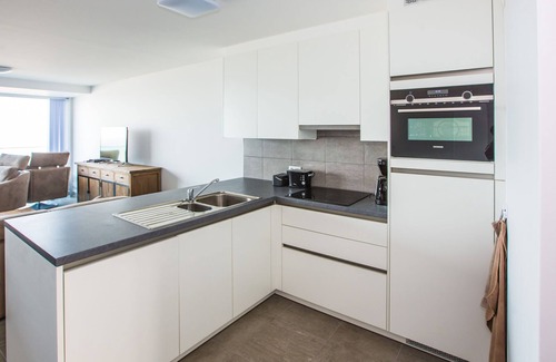 Westende Apartment | Bright Flat w/Ocean Views