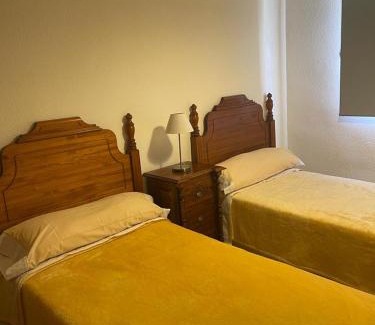 Pla del Bon Repos Apartment | Bright flat with view to the Castle and the Museum