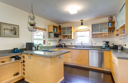 Golden House | Bright Golden Home w/Views - Walk to Downtown!