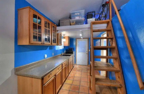 Tucson House | Bright guest-house with loft.